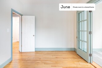 Private bedroom in 2 bed/1 bath Home in Boston, MA - Building Photo - Building Photo
