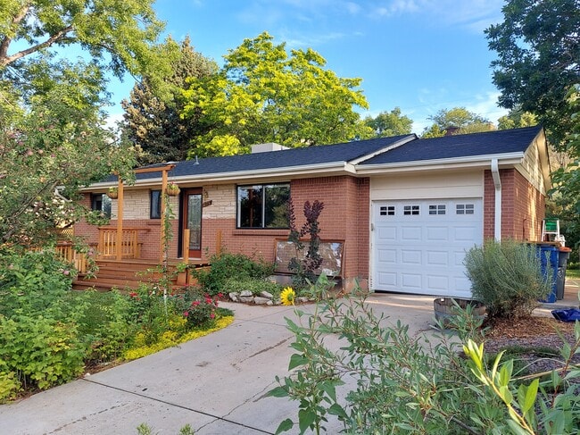 property at 11175 W Ohio Dr