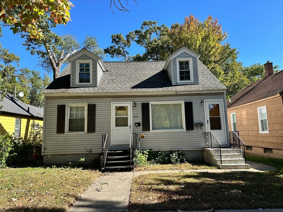 3020 Leahy St-Unit -#1 in Muskegon Heights, MI - Building Photo