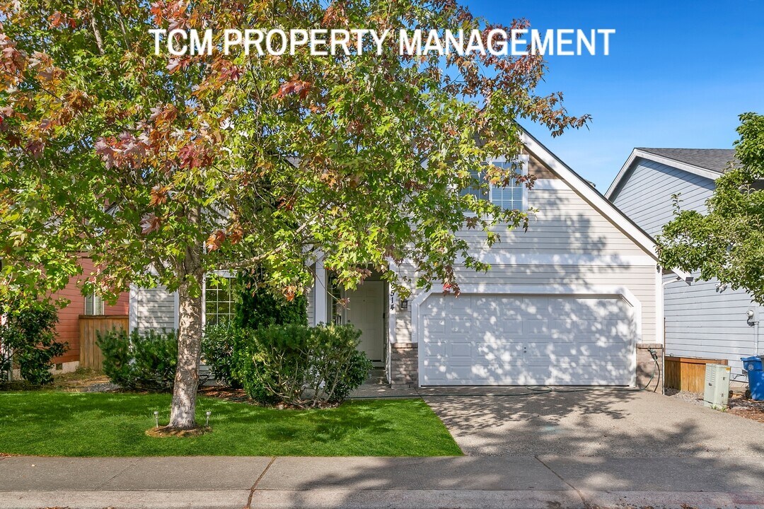 18514 96th Ave E in Puyallup, WA - Foto de edificio