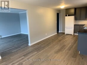 34 St George St in St Catharines, ON - Building Photo - Building Photo