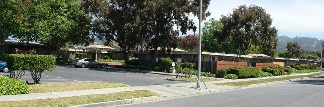 The Arbors Apartments in Richmond, CA - Building Photo - Building Photo