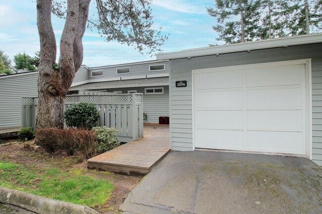 3896 Botticelli in Lake Oswego, OR - Building Photo - Building Photo