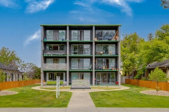 Applewood in Lethbridge, AB - Building Photo - Building Photo