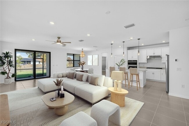 24844 Surf Hvn Ln in Bonita Springs, FL - Building Photo - Building Photo