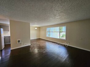 14171 SW Allen Blvd in Beaverton, OR - Building Photo - Building Photo