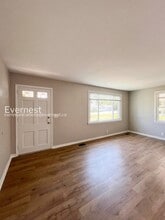 3233 Southlake Dr in Nashville, TN - Foto de edificio - Building Photo