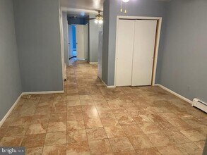 108 W Girard Ave, Unit 2 in Philadelphia, PA - Building Photo - Building Photo