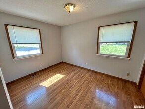 404 E Madison St-Unit -K in Auburn, IL - Building Photo - Building Photo