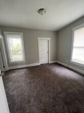 2304 S Sutphin St in Middletown, OH - Foto de edificio - Building Photo