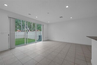 4088 W Palm Aire Dr in Pompano Beach, FL - Building Photo - Building Photo