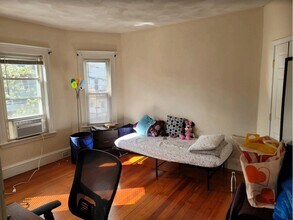5 Boston Ave in Somerville, MA - Foto de edificio - Building Photo