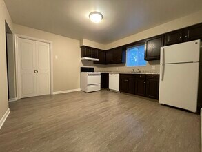 4671 Winding Way, Unit APT 4 in Kalamazoo, MI - Building Photo - Building Photo