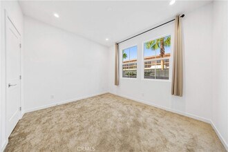 119 Jessup Wy in Tustin, CA - Building Photo - Building Photo