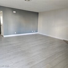 1404 Oak Rock Dr in Las Vegas, NV - Building Photo - Building Photo