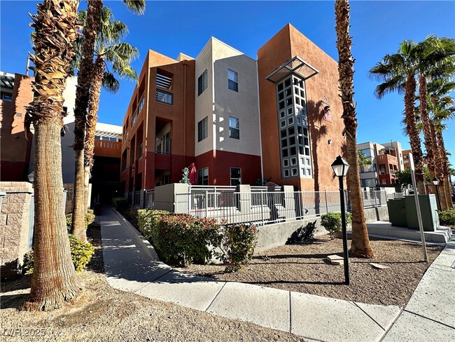property at 71 E Agate Ave