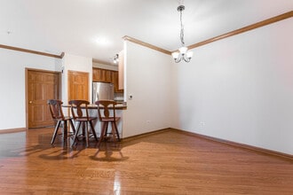 1251 W Lake St in Addison, IL - Building Photo - Building Photo