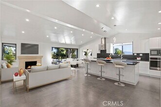 20509 Califa St in Los Angeles, CA - Building Photo - Building Photo