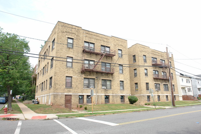 801 Jersey Ave in Elizabeth, NJ - Foto de edificio - Building Photo