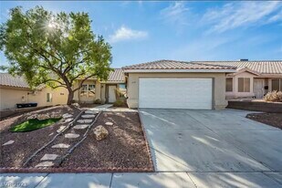 2033 Riderwood Ave in North Las Vegas, NV - Building Photo