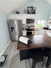 310 SE Denver Ave, Unit 2 in Stuart, FL - Building Photo - Building Photo