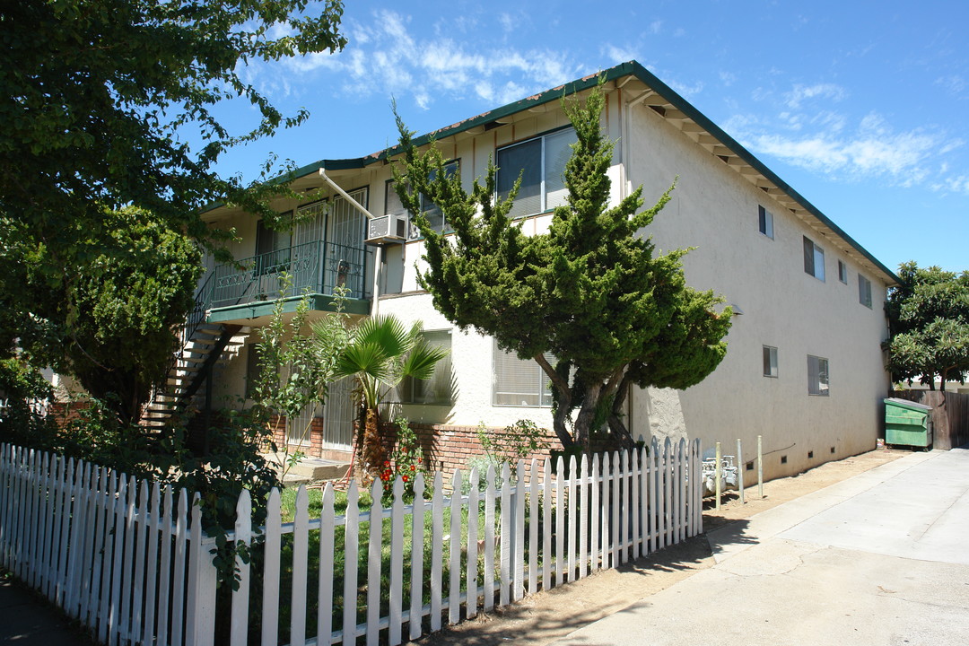 807 Deland Ave in San Jose, CA - Building Photo