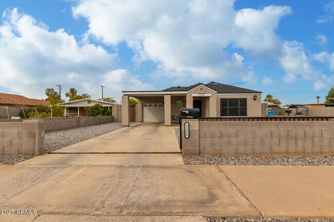 property at 1226 E Garfield St