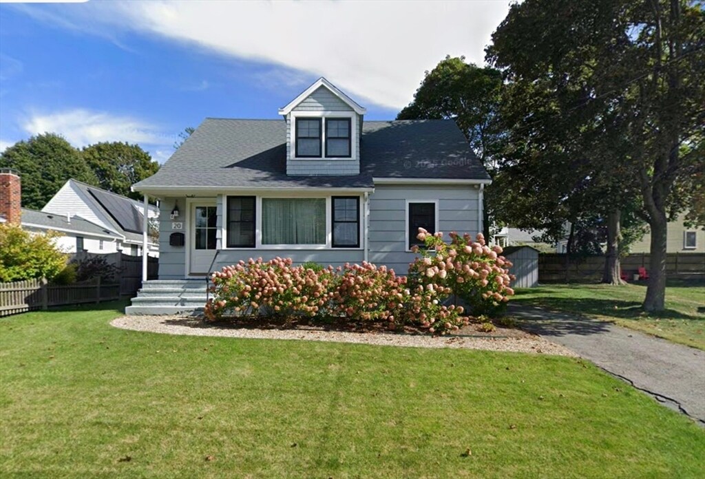 20 Smith Rd in Rockport, MA - Building Photo