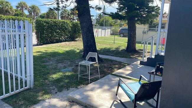 451 NW 82nd St in Miami, FL - Building Photo - Building Photo
