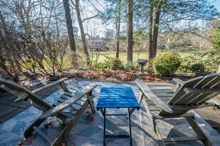 123 Heritage Vlg in Southbury, CT - Building Photo