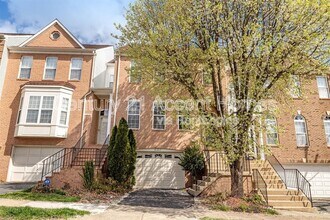 21217 Millwood Square in Sterling, VA - Building Photo - Building Photo