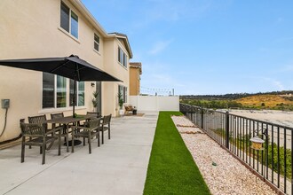 7284 Wembley St in San Diego, CA - Foto de edificio - Building Photo
