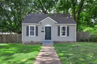 2583 Madison Ave in Memphis, TN - Building Photo - Building Photo