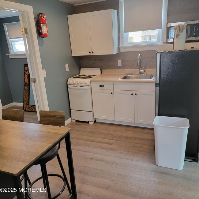 property at 202 1/2 16th Ave