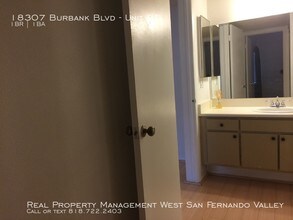 18307 Burbank Blvd-Unit -Unit 75 in Los Angeles, CA - Building Photo - Building Photo