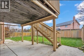 18 Wallace Dr in Cambridge, ON - Building Photo - Building Photo