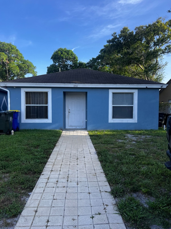 1311 Emerald Terrace