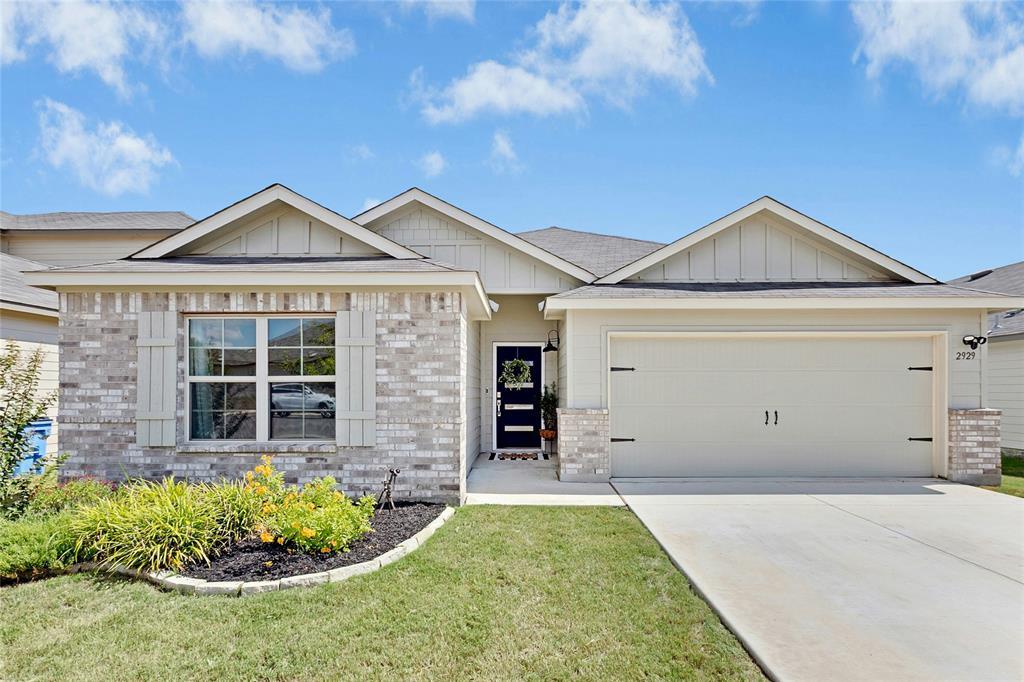 2929 Greenbriar Rd in Seguin, TX - Building Photo