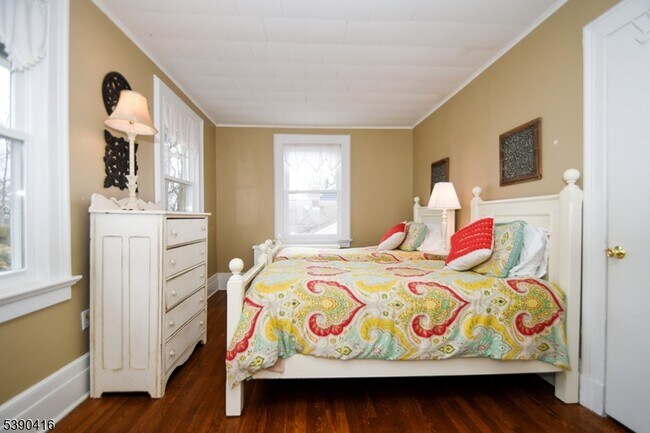 123 Baker St in Maplewood, NJ - Building Photo - Building Photo