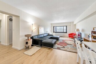 119-49 Union Tpke in Queens, NY - Building Photo - Building Photo