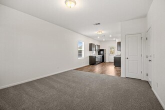 960 Bunton Reserve Blvd in Kyle, TX - Building Photo - Building Photo