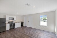 9907 Lanewell St photo'