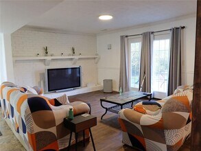 651 Mincey Woods Ct in Stone Mountain, GA - Building Photo - Building Photo