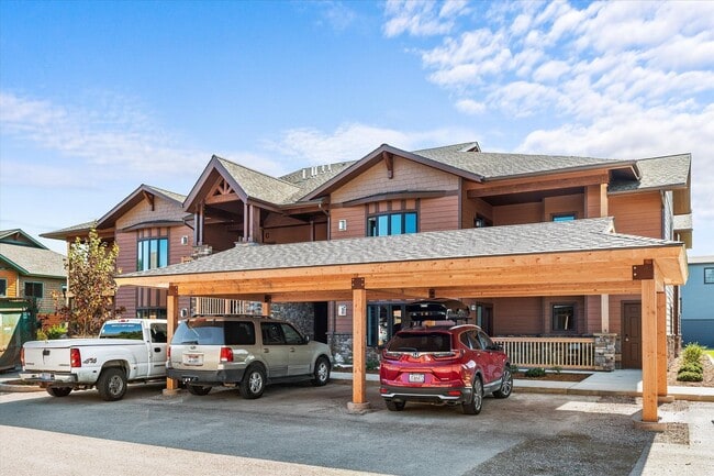 6201 Shiloh Ave in Whitefish, MT - Building Photo - Building Photo