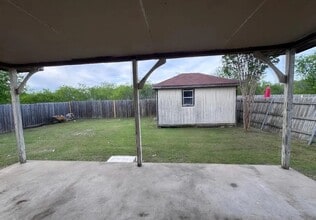 737 Valley Spring Dr in Arlington, TX - Building Photo - Building Photo