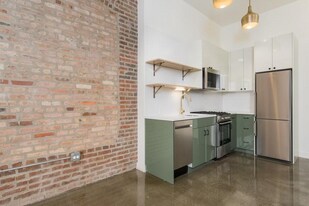 1517 W Monroe St in Chicago, IL - Building Photo