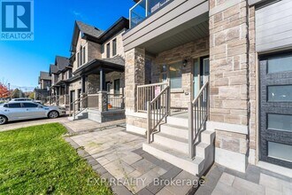 13 Alan Williams Trl in Uxbridge, ON - Building Photo - Building Photo