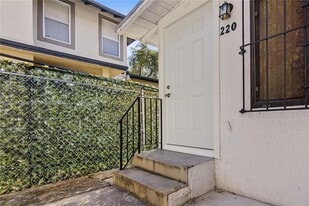 218 SW 6th Ave in Miami, FL - Building Photo