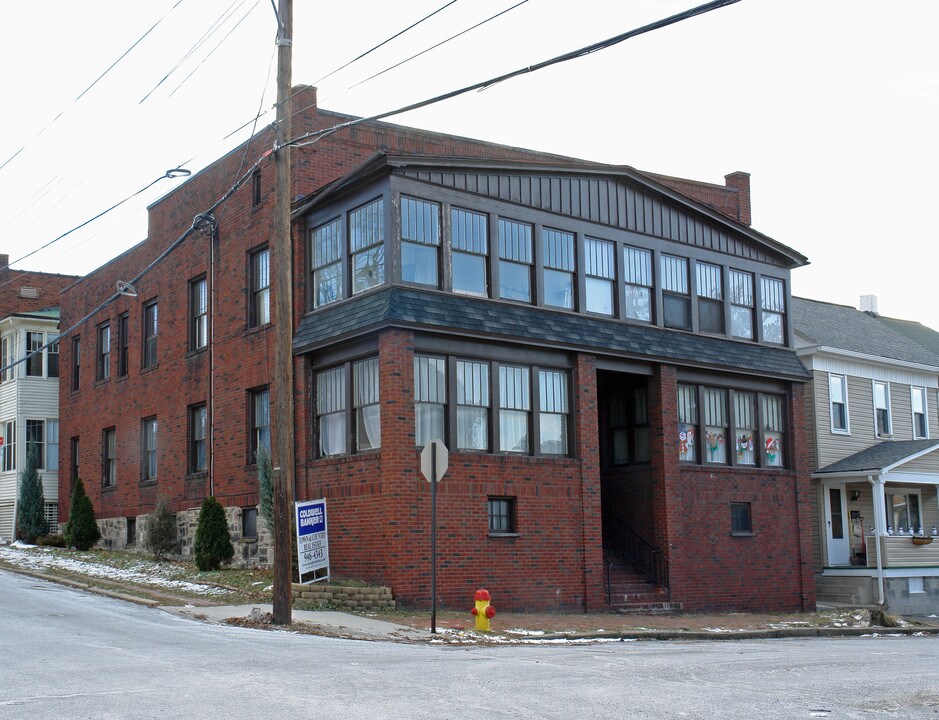 1901 4th Ave in Altoona, PA - Building Photo