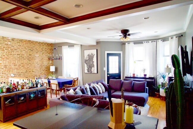 1010 N Kedzie Ave, Unit 3 in Chicago, IL - Building Photo - Building Photo